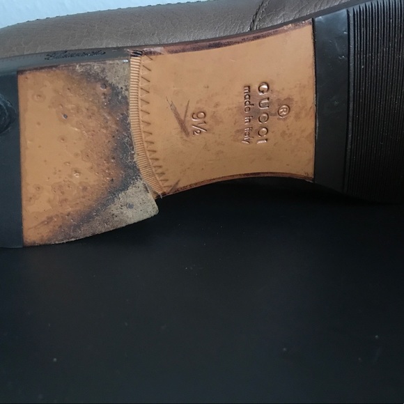 Gucci taupe leather suede loafer w/ tassels & vibram rubber sole and heal guard - Picture 9 of 12